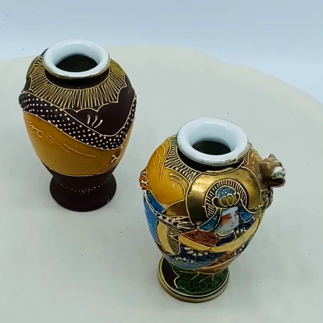 #5104 Pair Small Japanese Moriyama Mori-Machi moriage dragon vases 1920s, hand-painted
