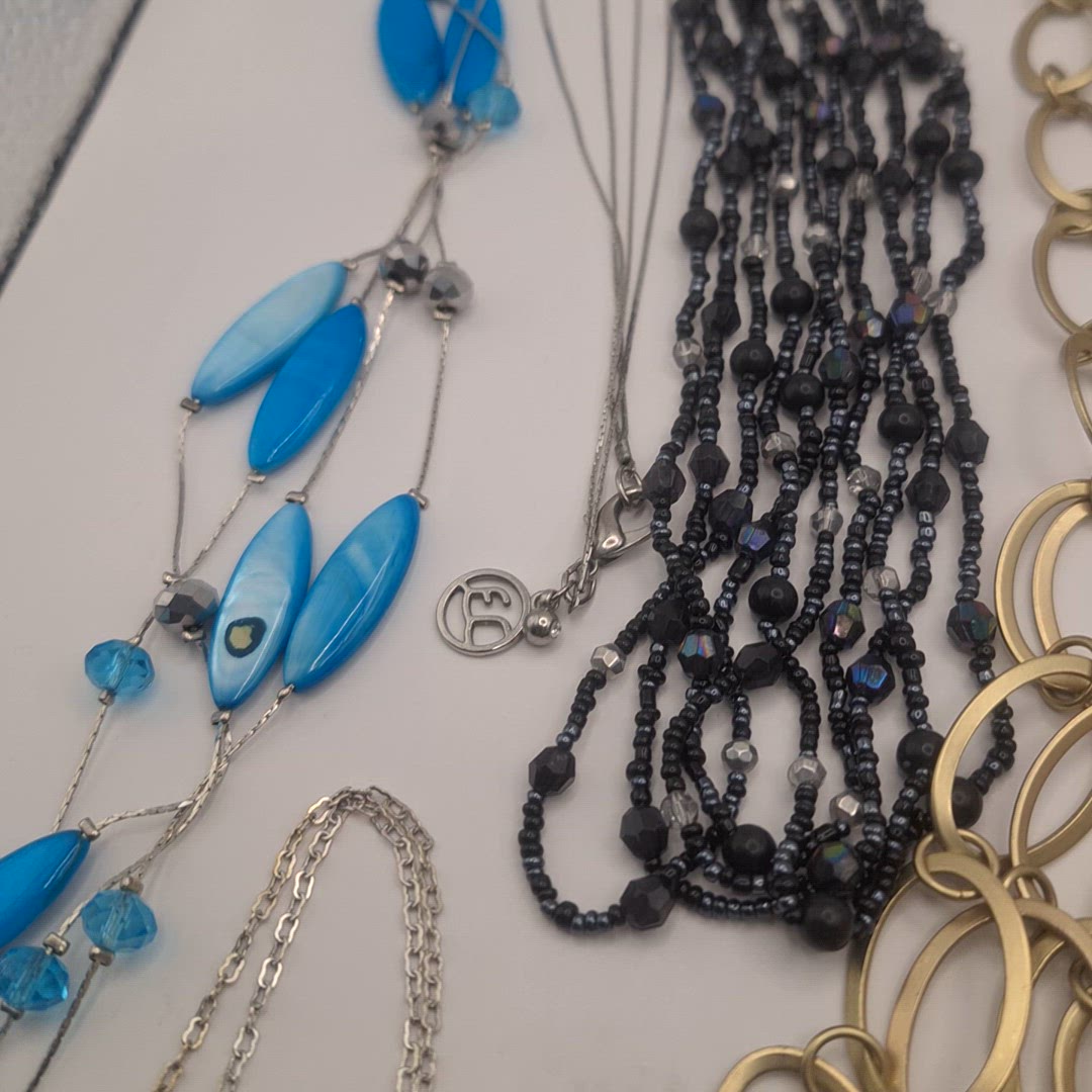 Lot of 20 used branded necklaces