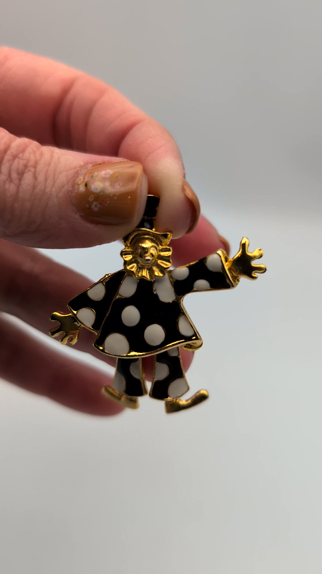 Clown in Black White Polka Dots Articulated Legs Gold Tone Brooch Pendant Happy