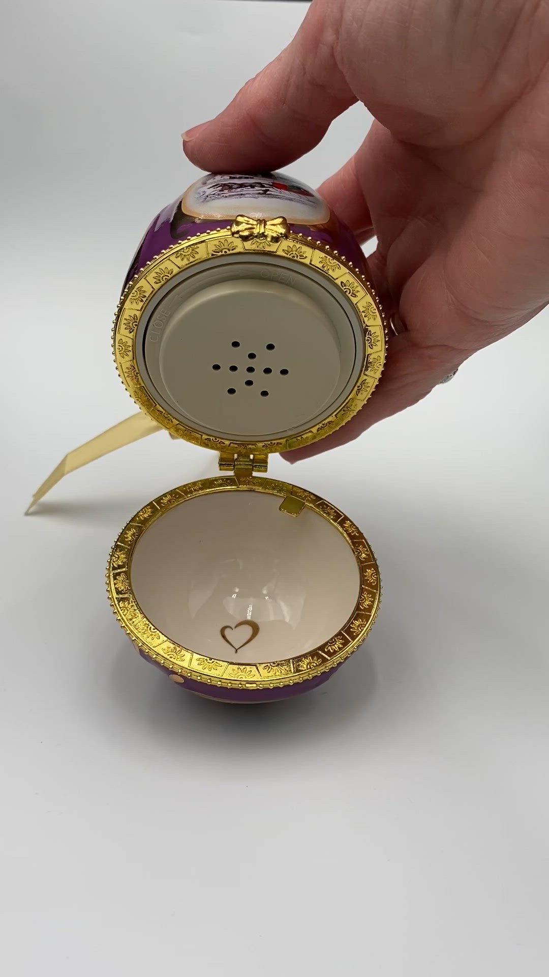 Mr. Christmas, Valerie Parr Hill Purple Musical Egg, Trinket Box, Ornament