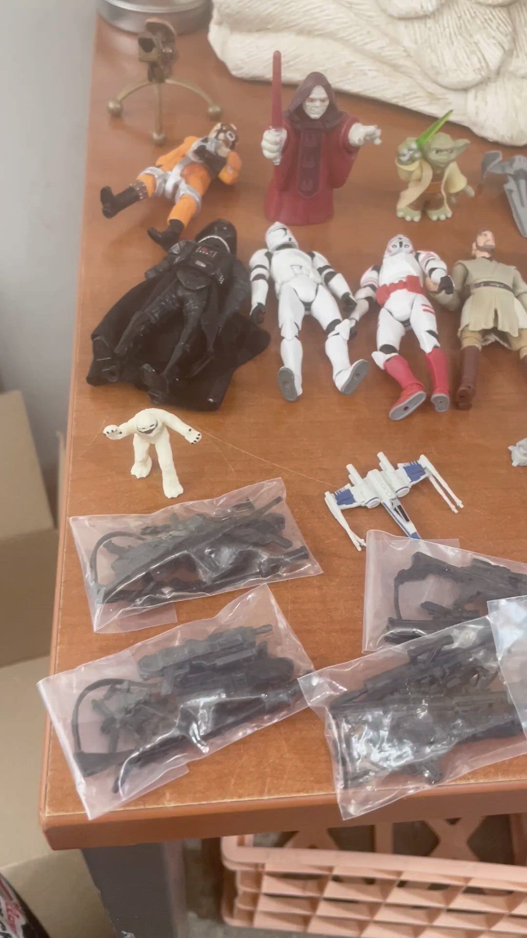 Large Lot Of Assorted Star Wars Figures & Accessories