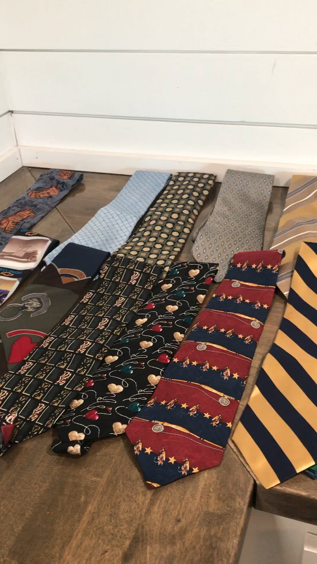 Mens Neck Ties Lot Of 34