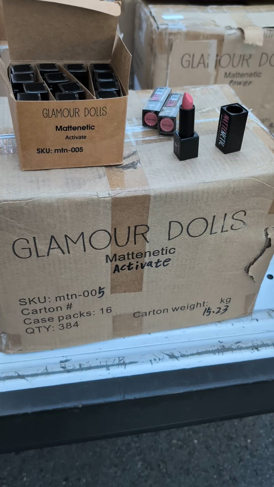 Glamour Dolls 384 pcs Activate Lipstick