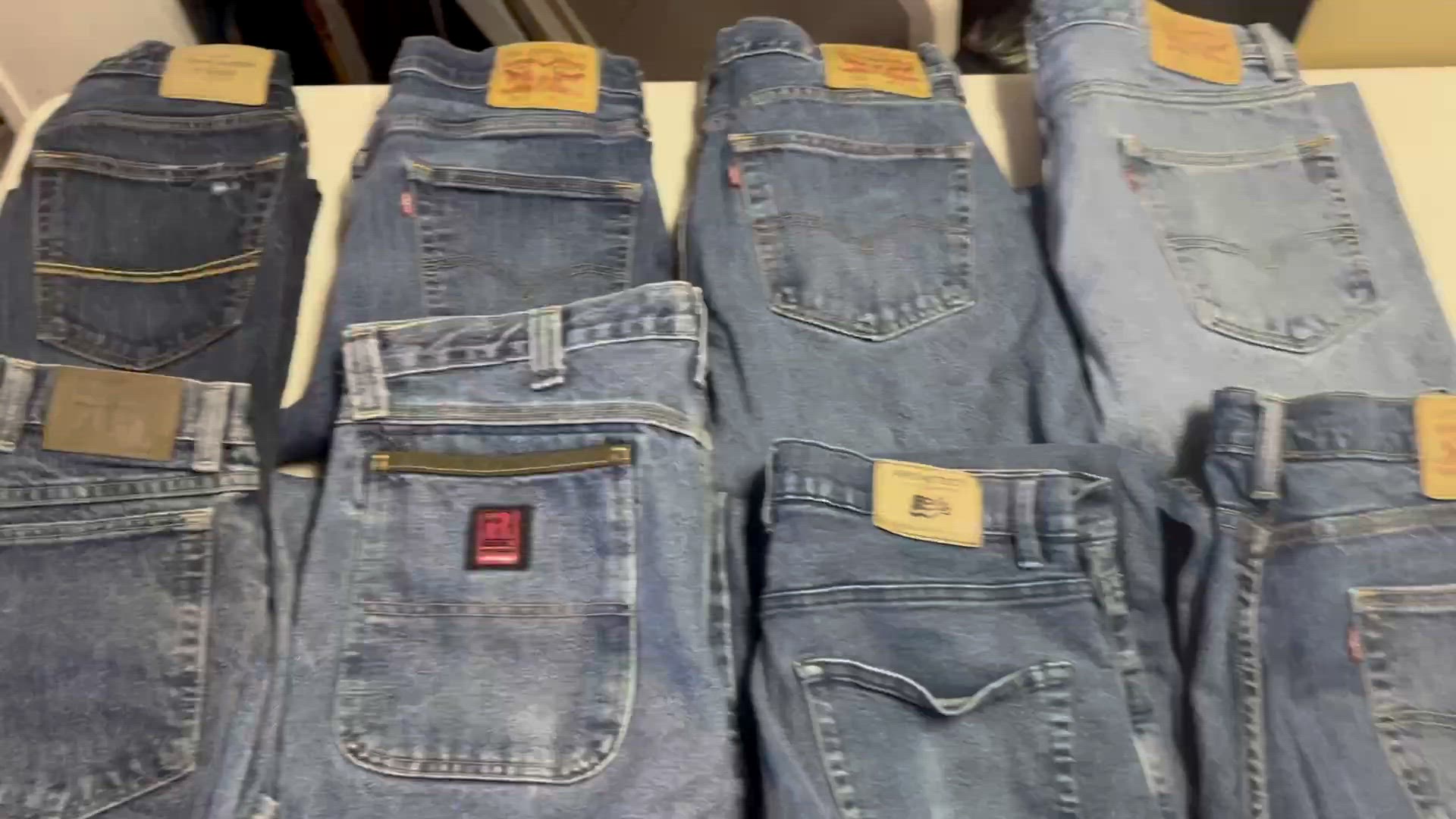 8 pair of jeans Levi Strauss, Wrangler, Abercrombie And Fitch Gander Mountain