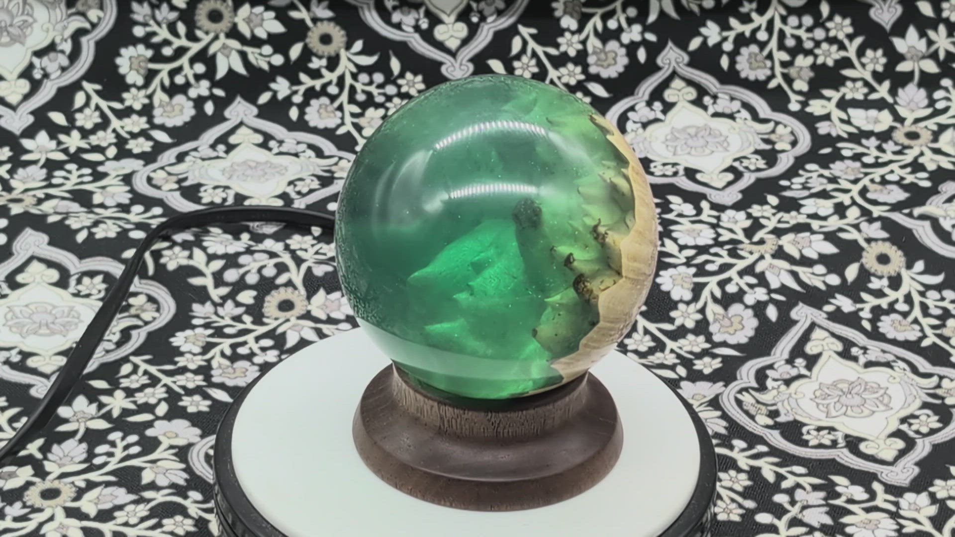 3 3/4 Inch Emerald Hybrid Sphere/Ball With Stand