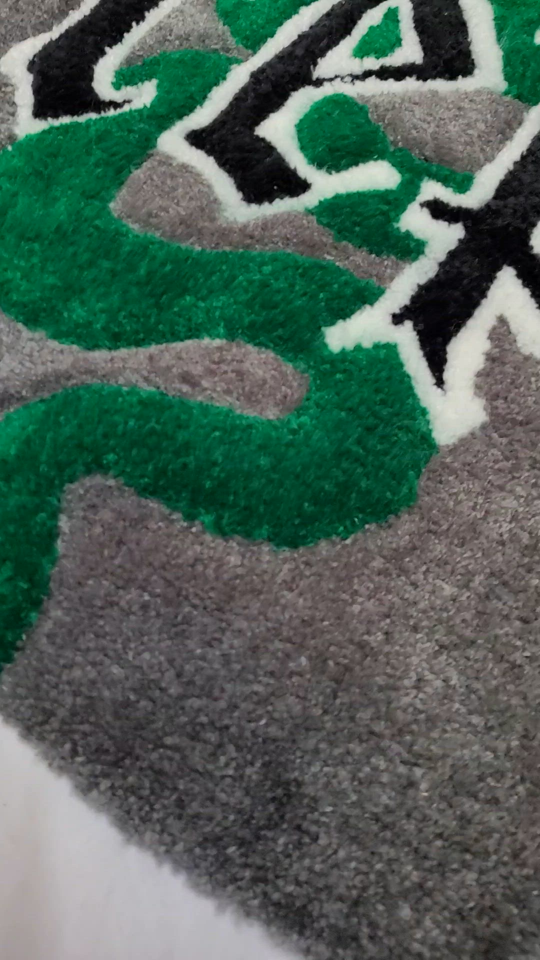 REPUTATION Rep era snake hand tufted decorative rectangle rug