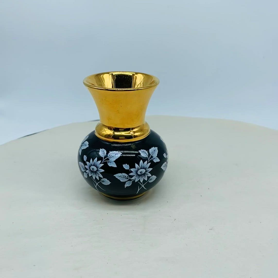 #2221  England Prinknash Abbey Pottery Black And Gold Bud Vase With White Flowers